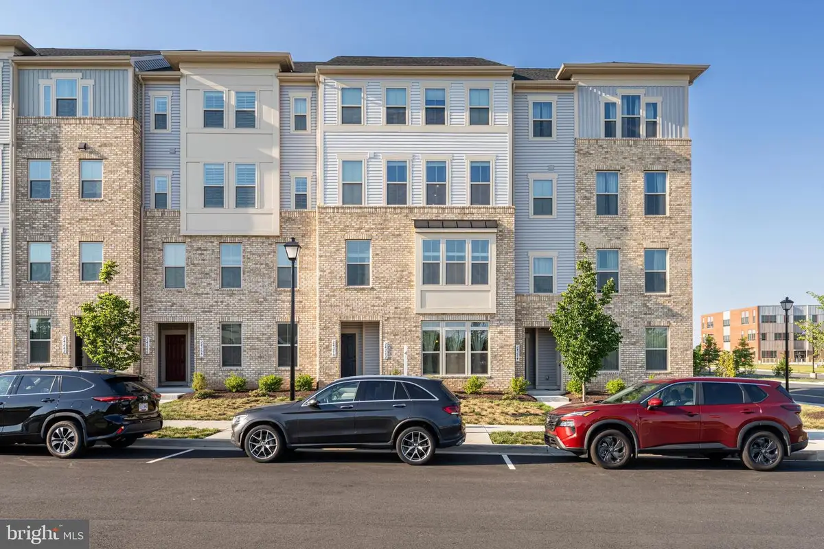 24272 Thurso Sq, Sterling, VA 20166 - #1