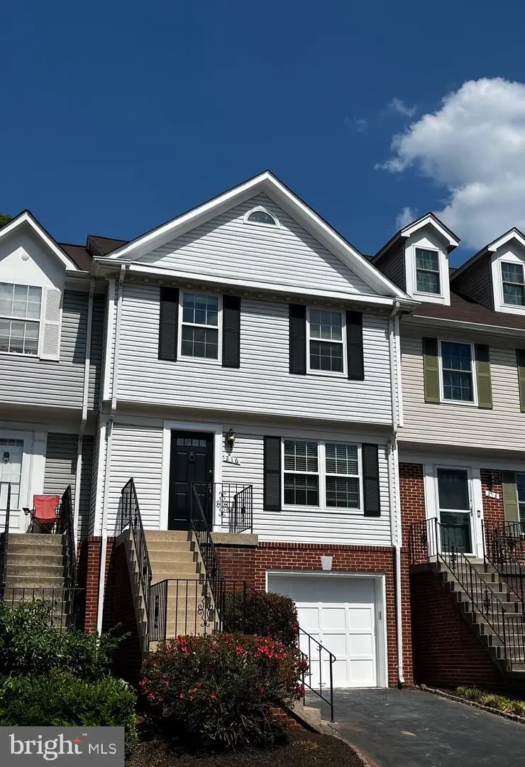 216 Finchingfield Ct, Sterling, VA 20165 - #1