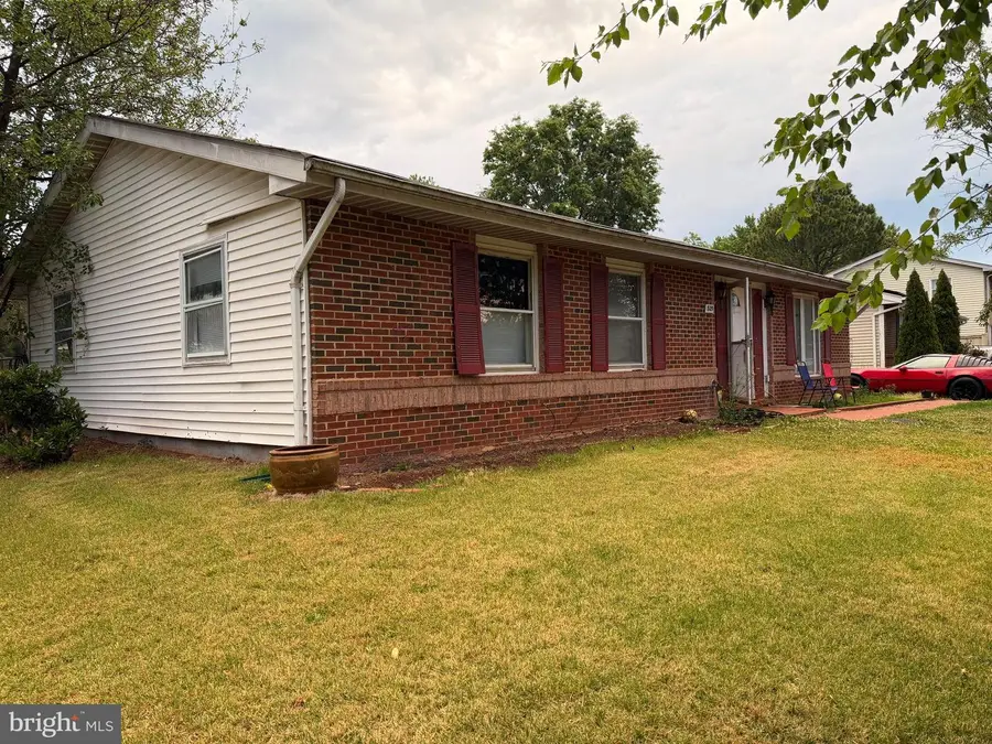 805 N Amelia St, Sterling, VA 20164 - #2