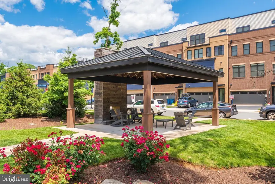 42464 Mildred Landing Sq, Ashburn, VA 20148 - #2
