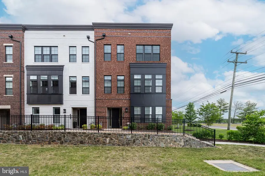 43927 Hurleys Hunt Ter, Ashburn, VA 20147 - #2