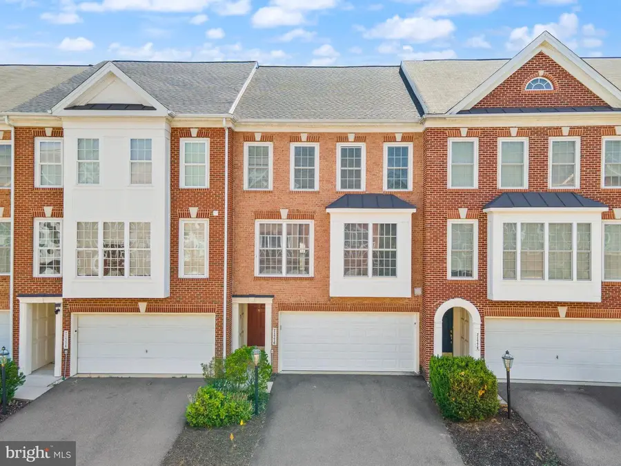 21776 Ladyslipper Sq, Ashburn, VA 20147 - #3