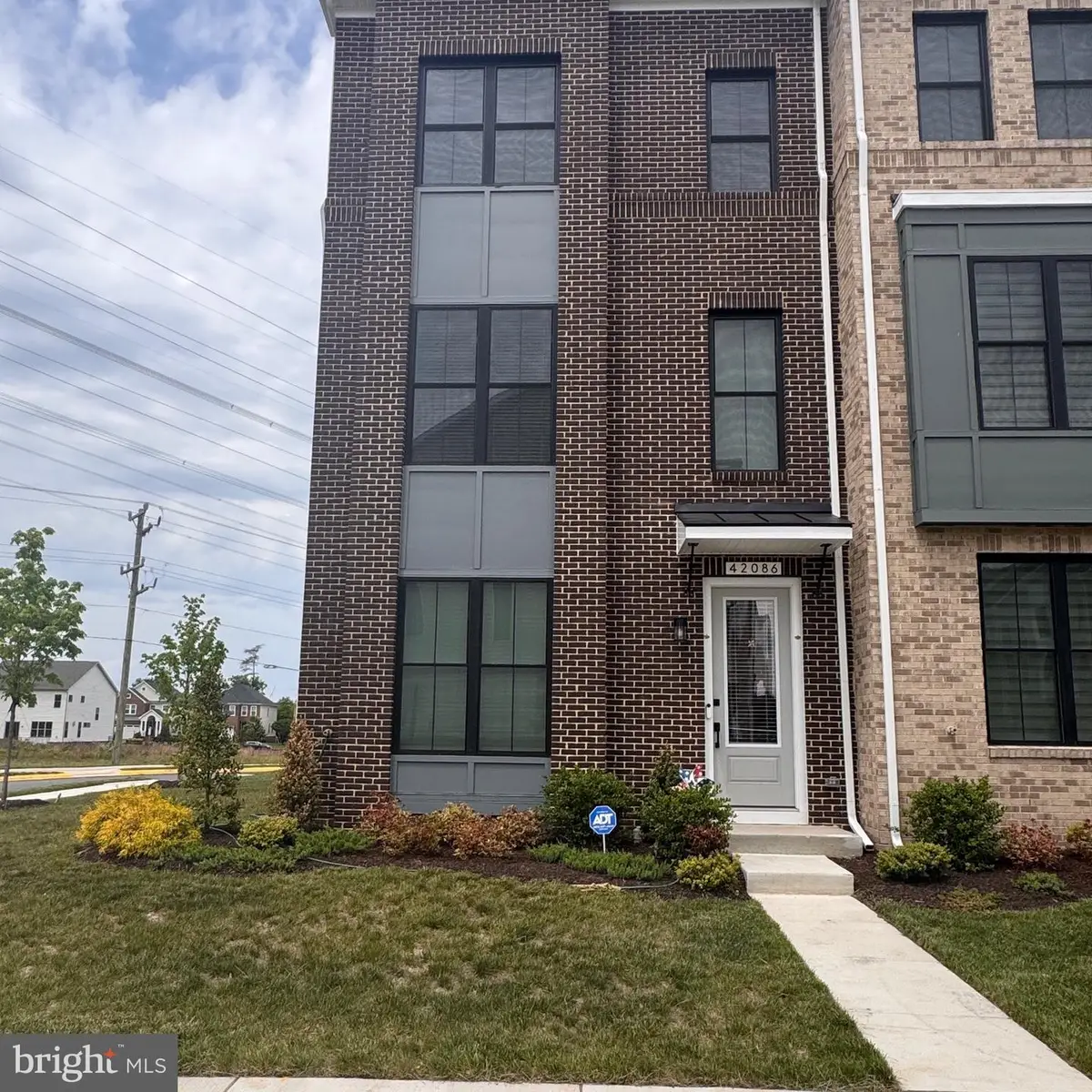 42086 Picasso Sq, Brambleton, VA 20148 - #1
