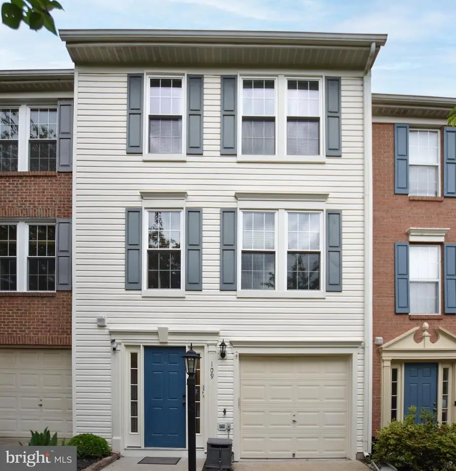 109 Shirley Sq Se, Leesburg, VA 20175 - #2
