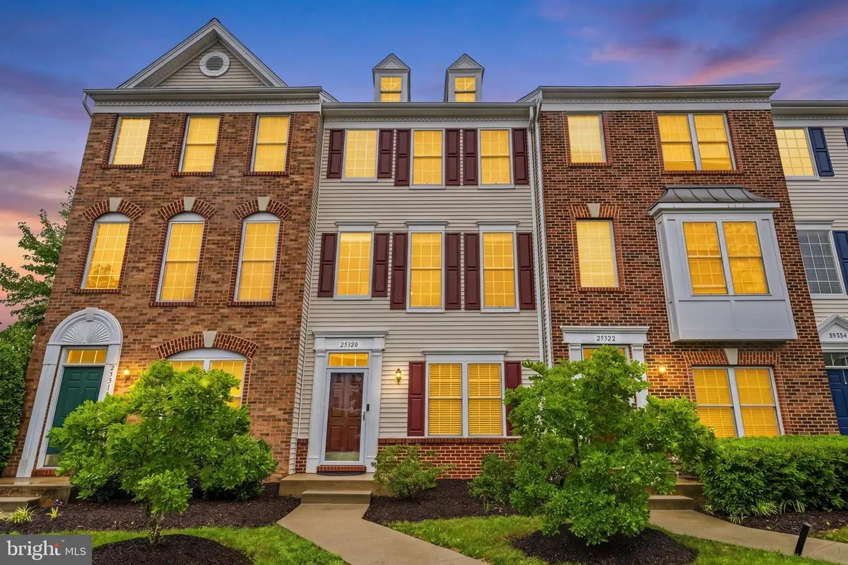 25320 Shipley Ter, Chantilly, VA 20152 - #1