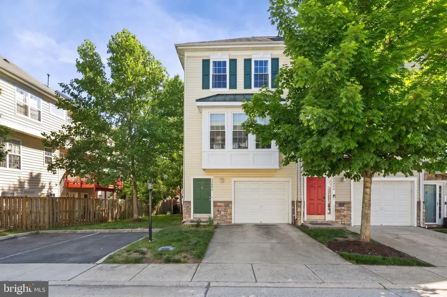 22946 Fontwell Sq, Sterling, VA 20166 - #2