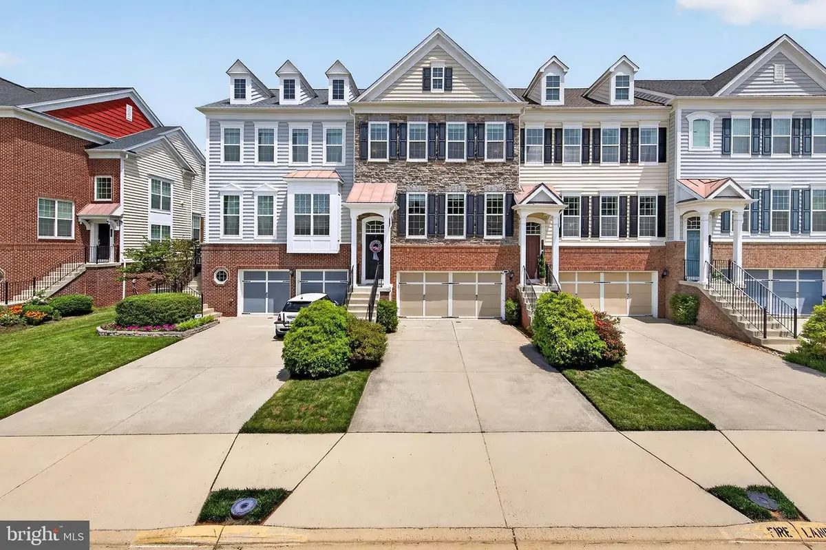 43572 Heritage Gap Ter, Chantilly, VA 20152 - #1