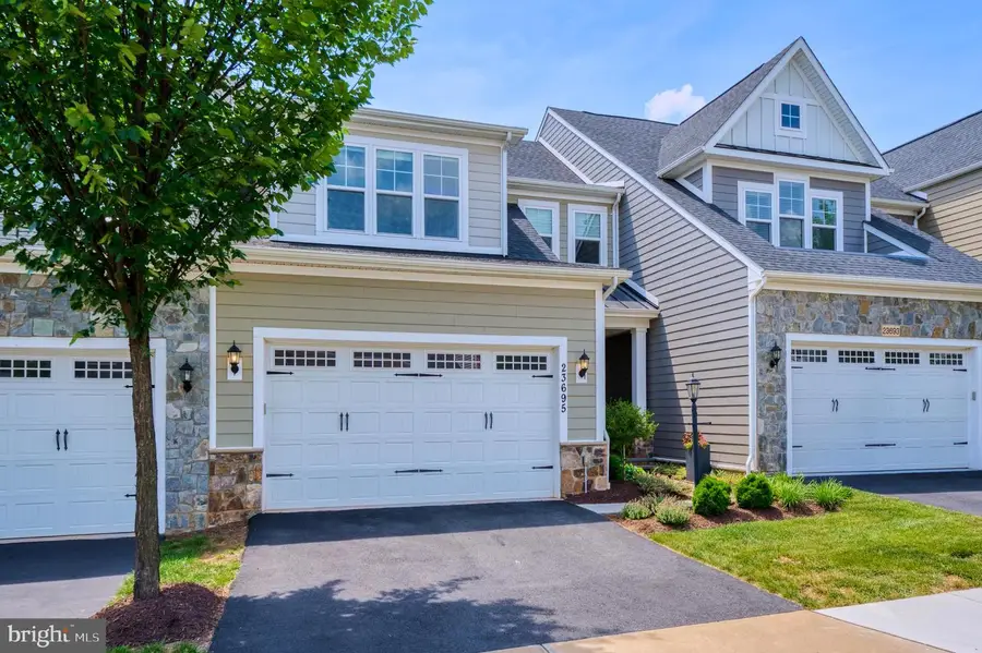 23695 Cypress Glen Sq, Ashburn, VA 20148 - #3