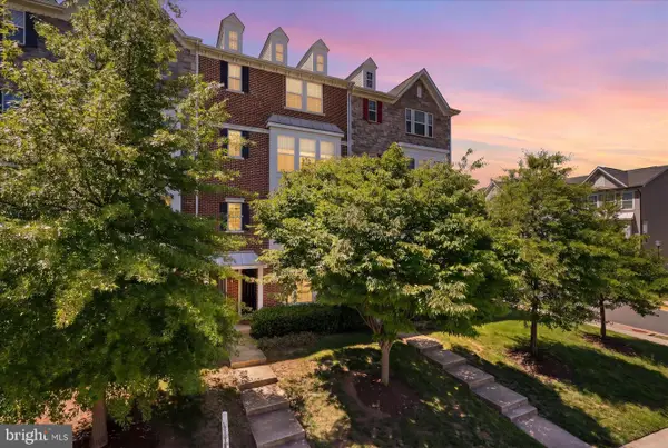 44110 Vaira Ter, CHANTILLY, VA 20152