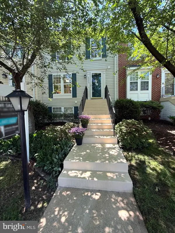45275 Gable Sq, STERLING, VA 20164