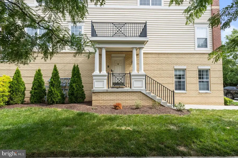 22683 Settlers Trail Ter, Brambleton, VA 20148 - #2