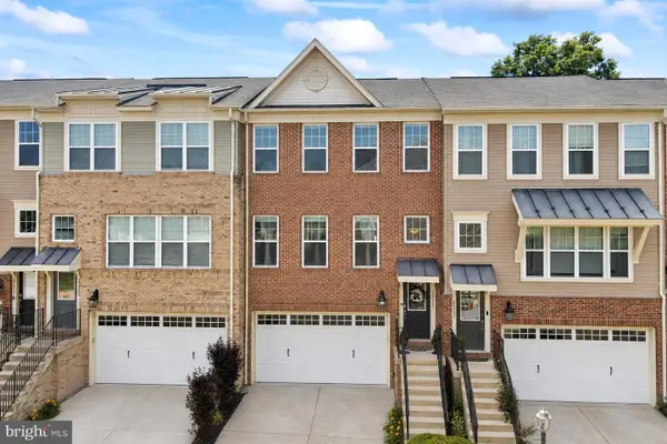 25333 Wakestone Park Ter, CHANTILLY, VA 20152