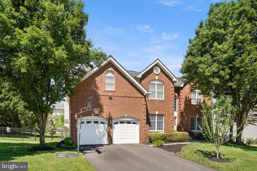 22561 Howardsville Woods Ct, Ashburn, VA 20148 - #2