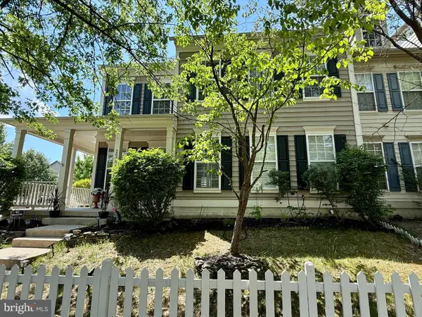 20385 Bowfonds St, ASHBURN, VA 20147