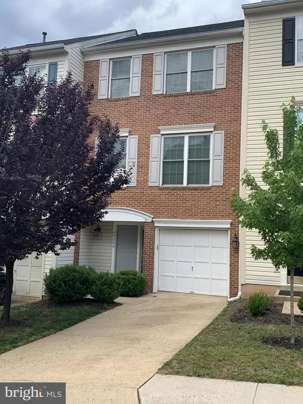 45542 Reading Ter, STERLING, VA 20166