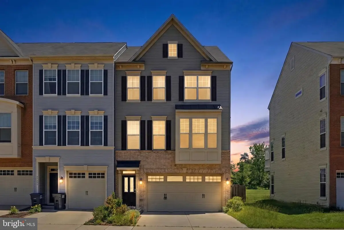 25284 Arrowroot Ter, Chantilly, VA 20152 - #1