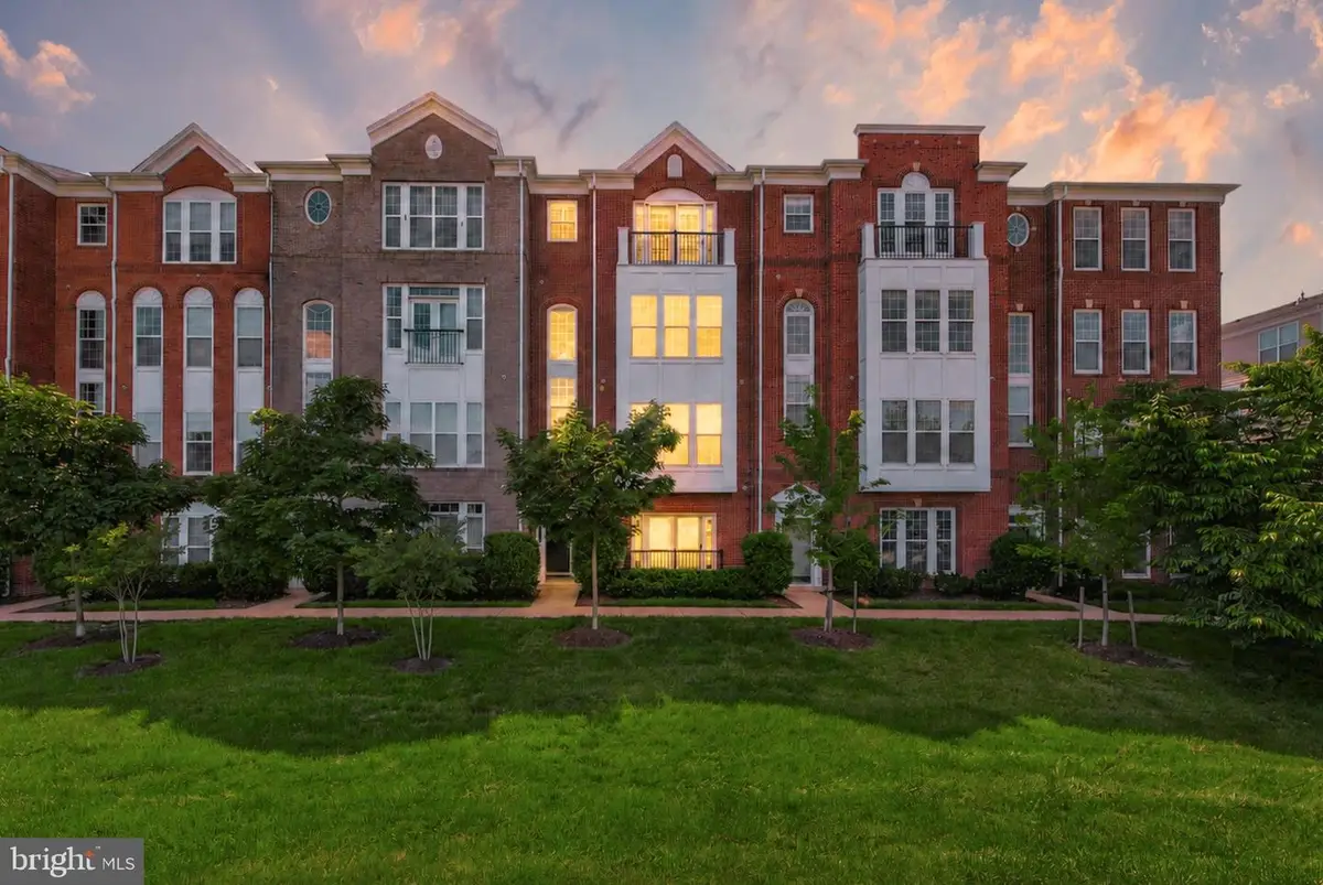 20640 Sibbald Sq, Ashburn, VA 20147 - #1