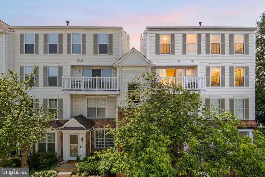 46994 Courtyard Sq #301, Sterling, VA 20164 - #2