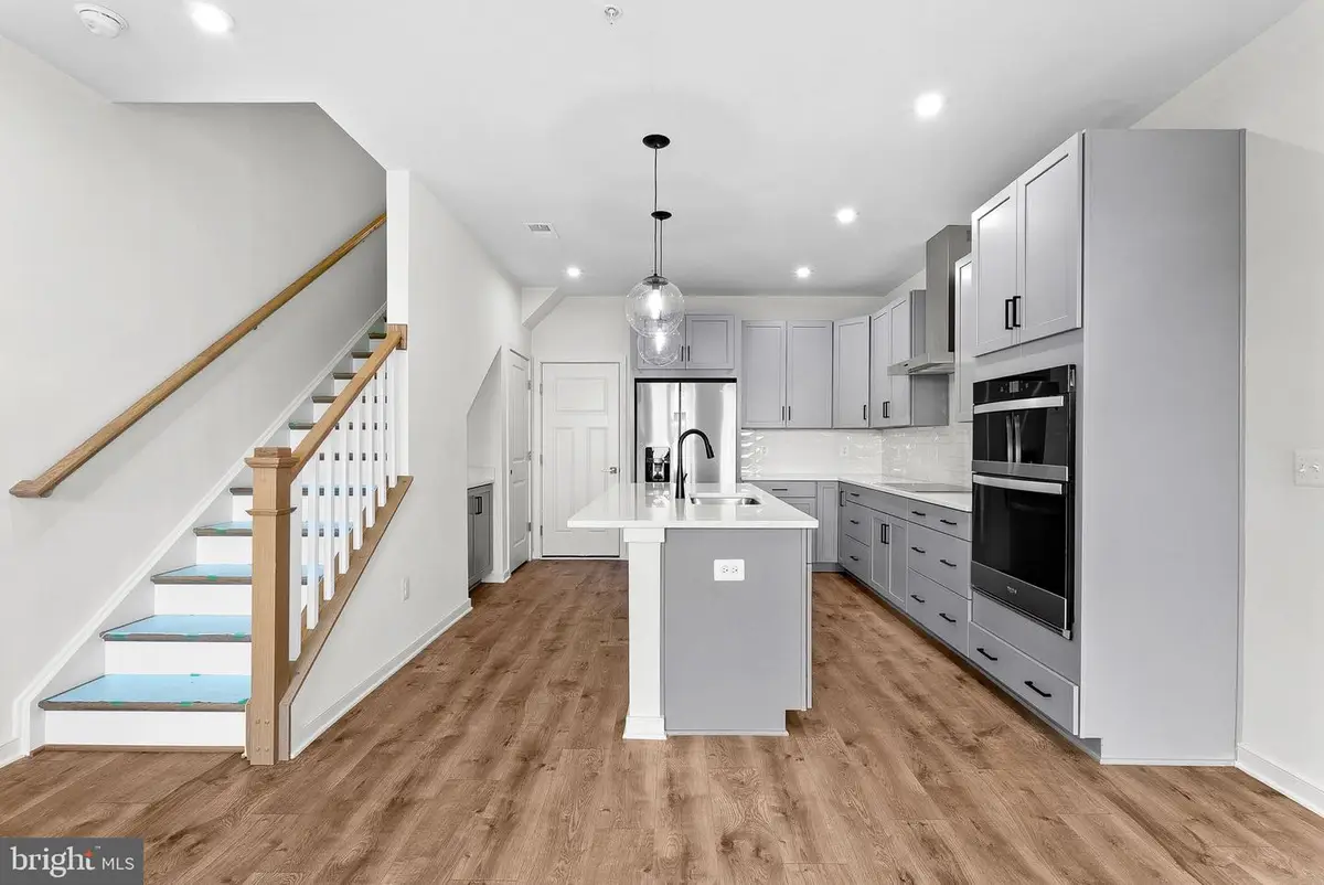 43841 Venetian Sq, Ashburn, VA 20147 - #1