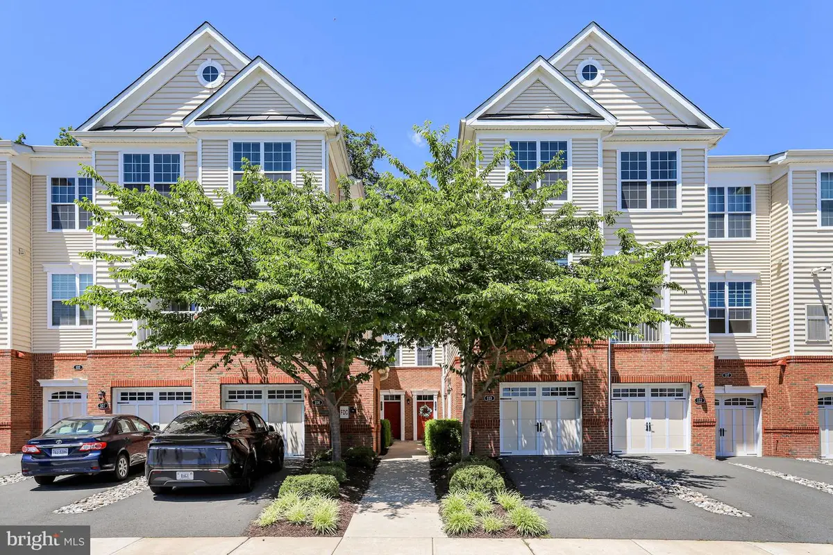23225 Milltown Knoll Sq #111, Ashburn, VA 20148 - #1