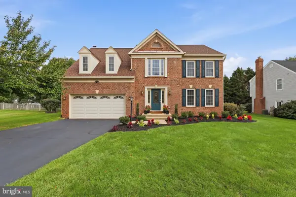 43204 Wayside Cir, ASHBURN, VA 20147
