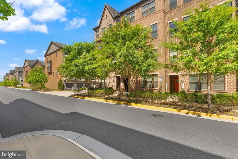 20754 Wood Quay Dr, Sterling, VA 20166 - #2