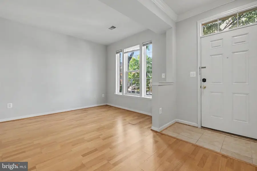 46202 Walpole Ter, Sterling, VA 20165 - #3