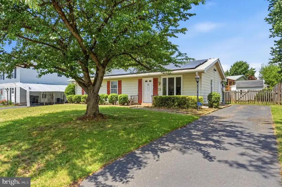 813 N Argonne Ave, Sterling, VA 20164 - #2