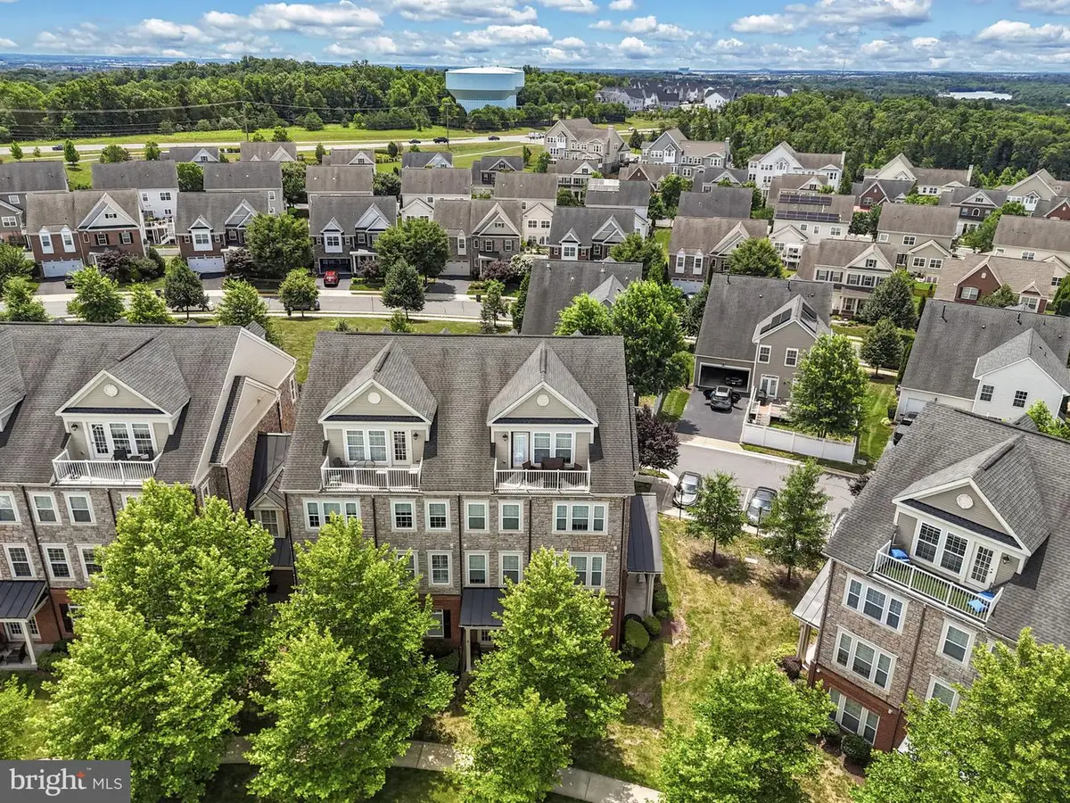 42572 Wildly Ter, Ashburn, VA 20148 - #1