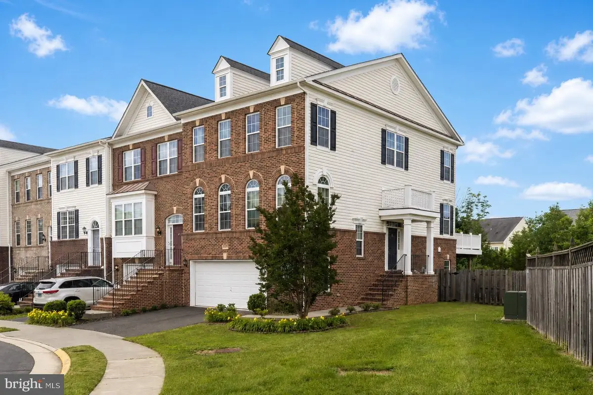 25099 Prairie Fire Sq, Aldie, VA 20105 - #1