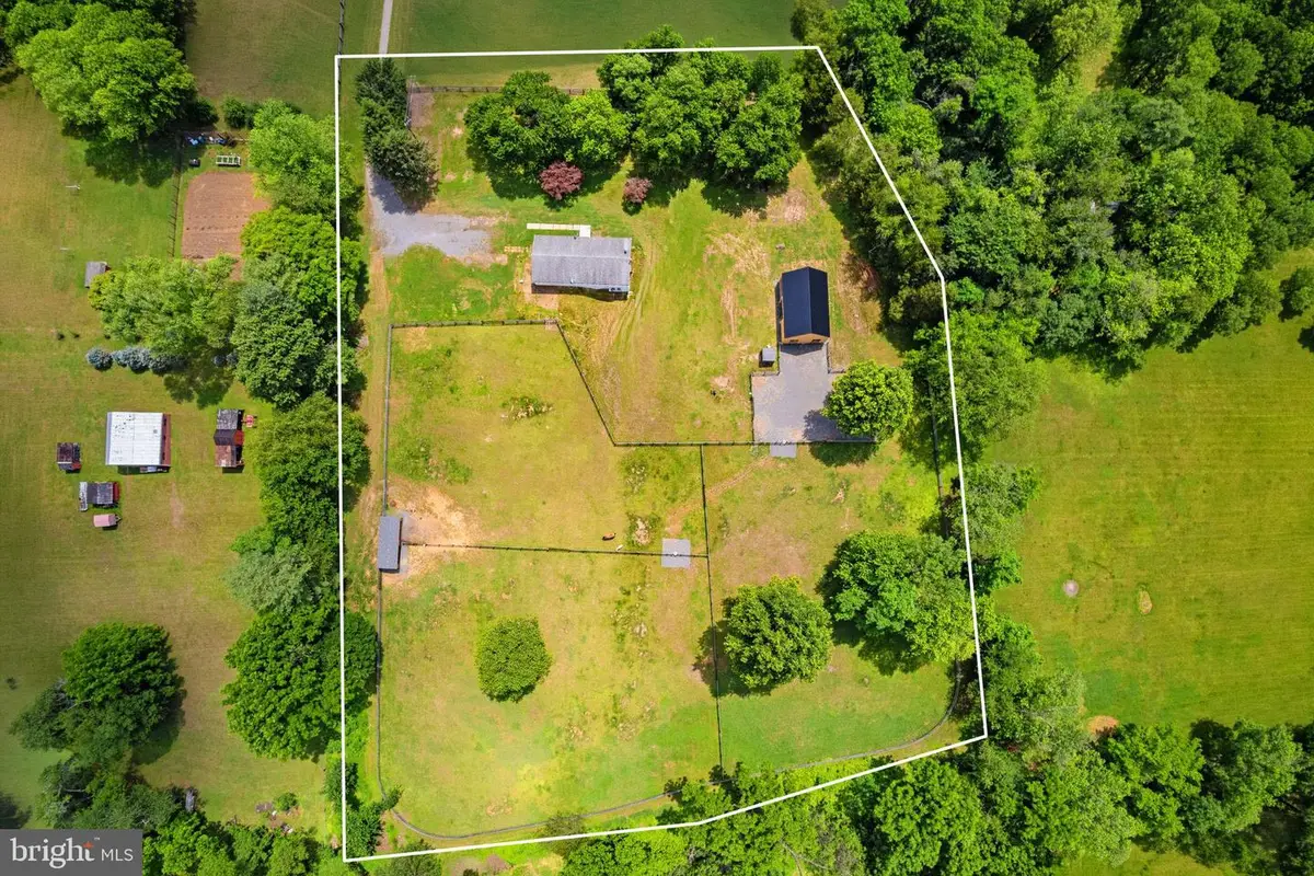 20103 Shelburne Glebe Rd, Purcellville, VA 20132 - #1