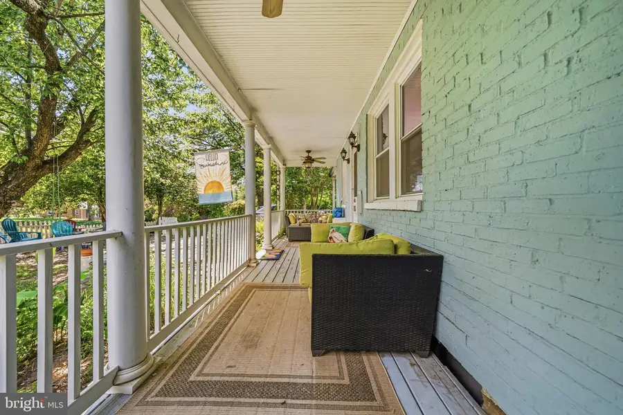 606 Edwards Ferry Rd Ne, Leesburg, VA 20176 - #2