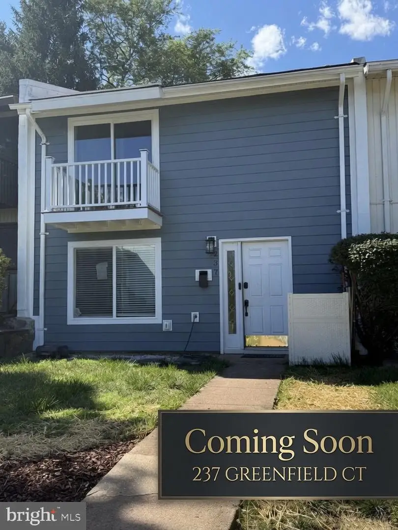 237 Greenfield Ct, Sterling, VA 20164 - #1
