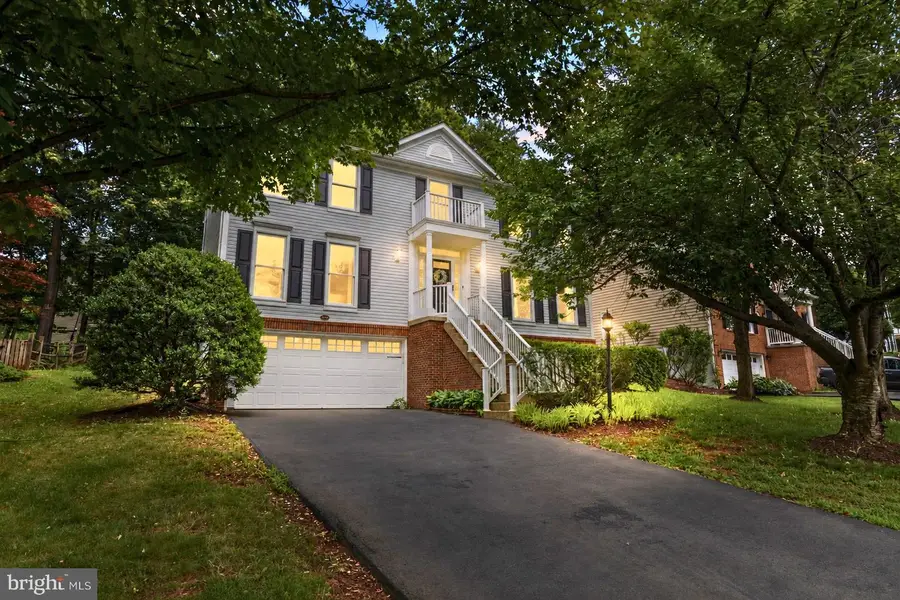 20644 Cutwater Pl, Potomac Falls, VA 20165 - #2
