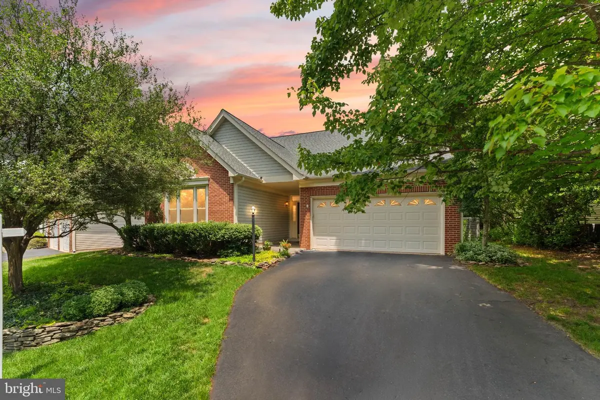 21004 Fowlers Mill Cir, Ashburn, VA 20147 - #1