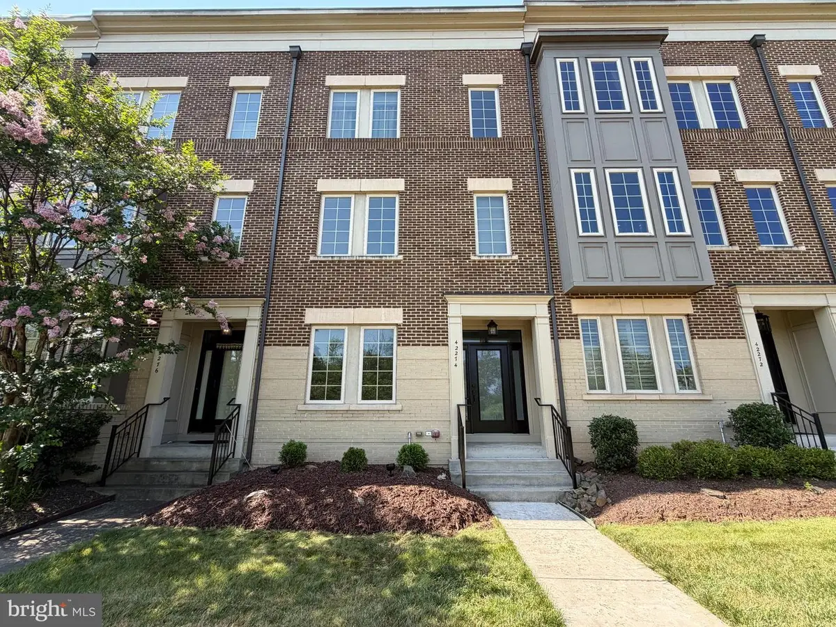 42274 Peregrine Ter, Brambleton, VA 20148 - #1