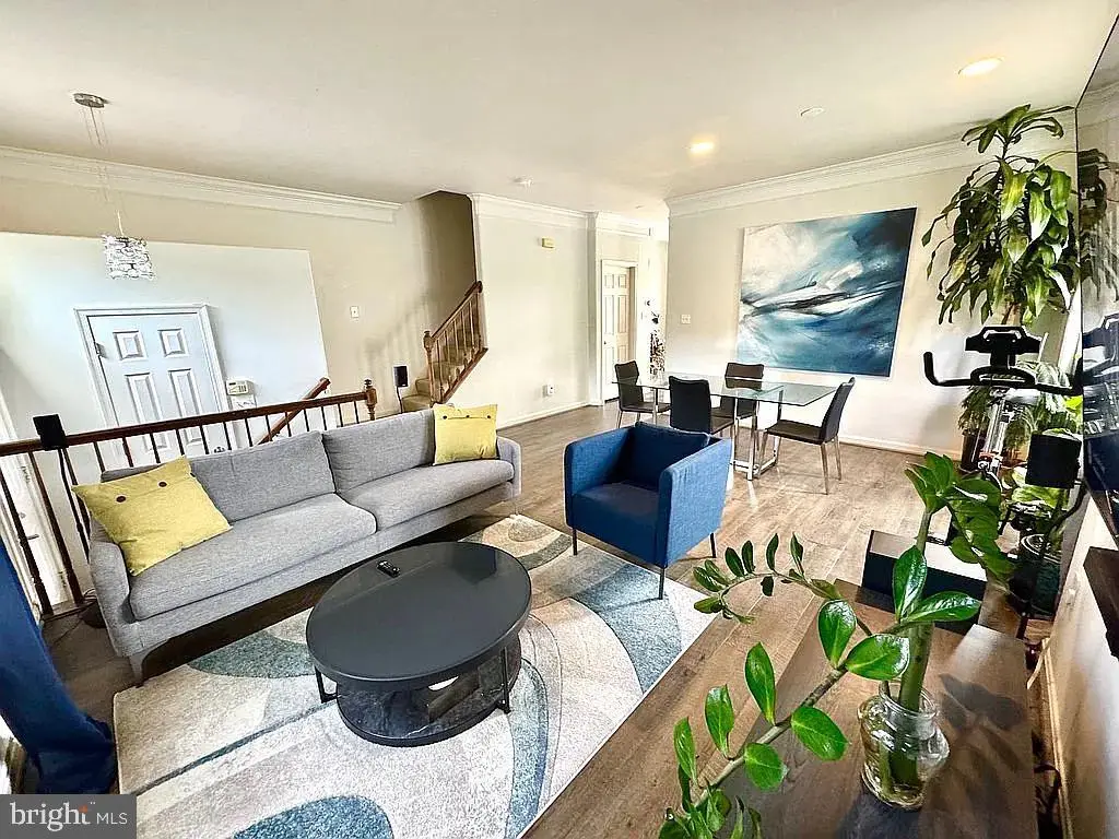 21095 Mossy Glen Ter, Ashburn, VA 20147 - #1