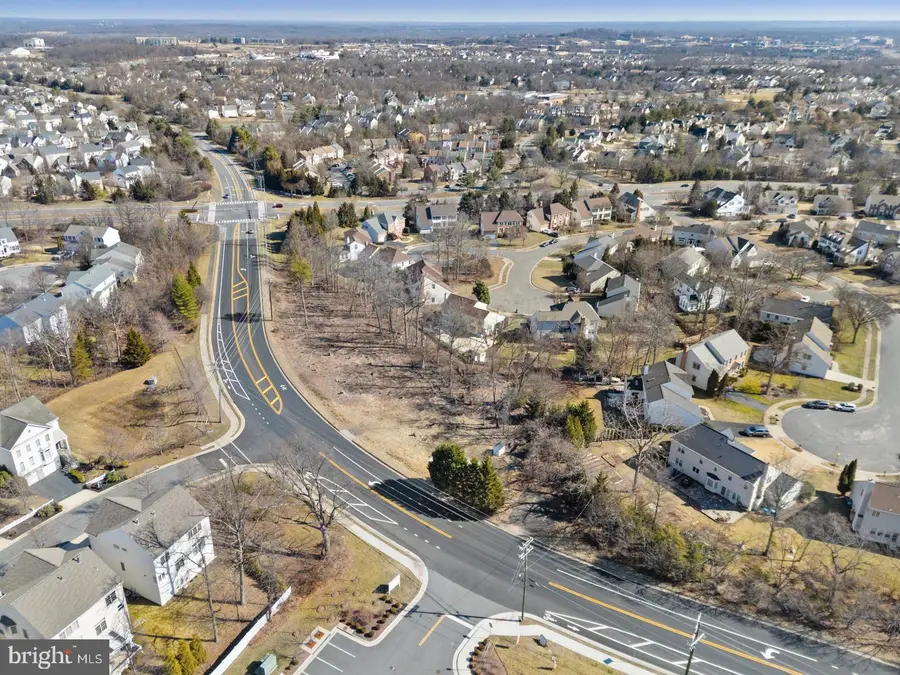 20576 Ashburn Rd, Ashburn, VA 20147 - #2