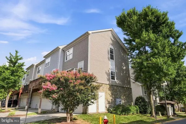 21785 Dragons Green Sq, ASHBURN, VA 20147