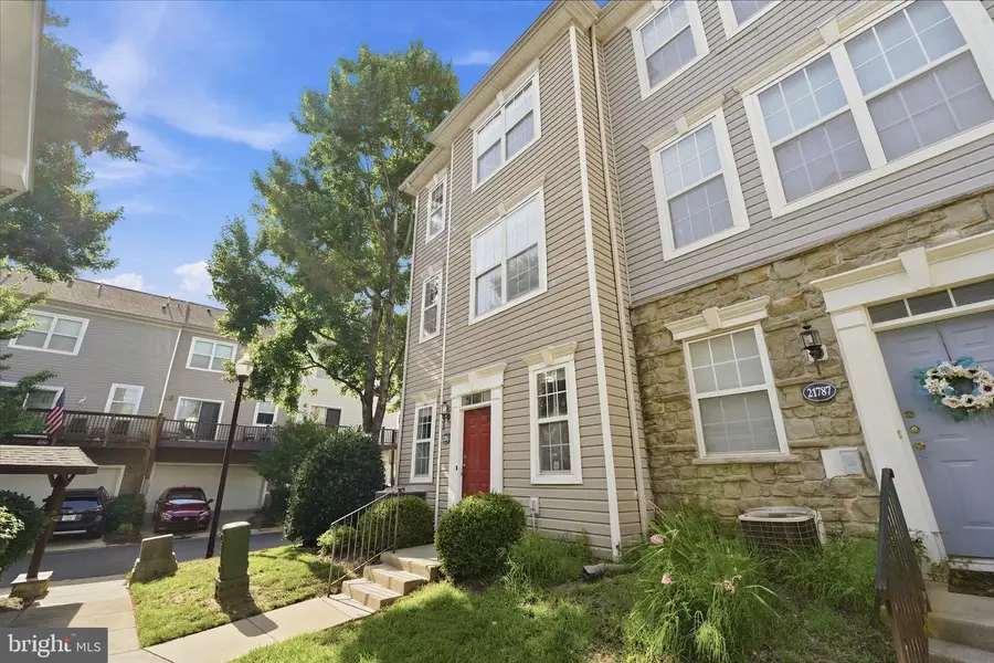 21785 Dragons Green Sq, Ashburn, VA 20147 - #2