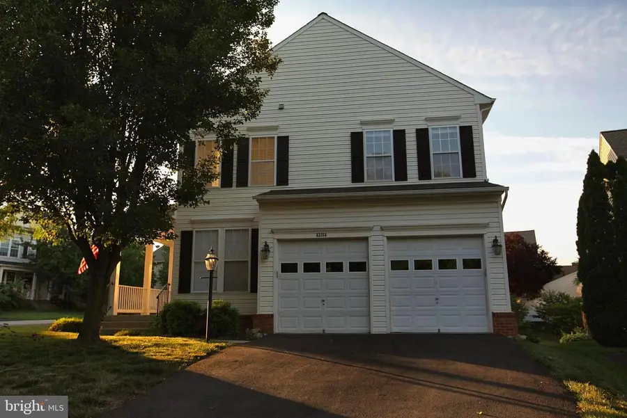43314 Fullerton St, Ashburn, VA 20147 - #3