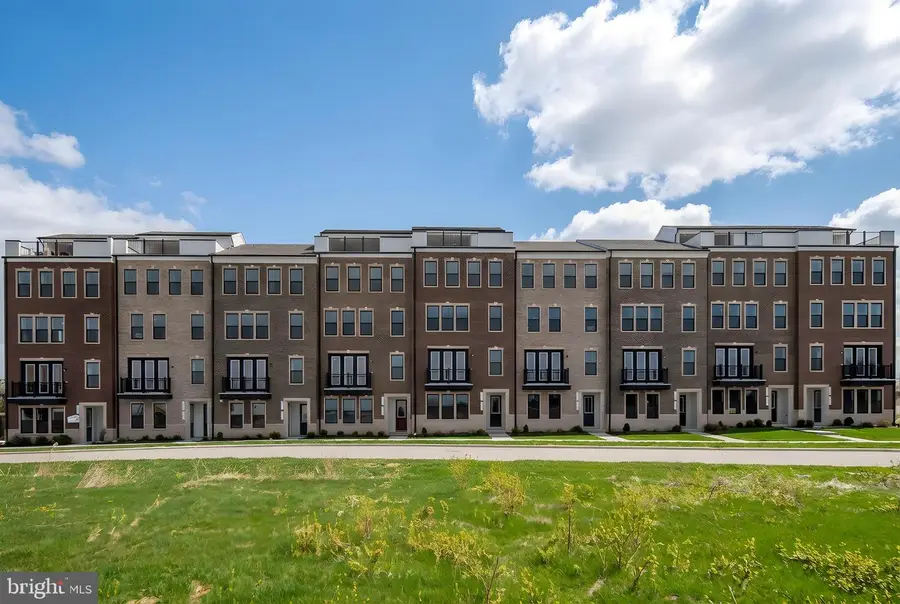 20889 Murry Falls Ter, Ashburn, VA 20147 - #2