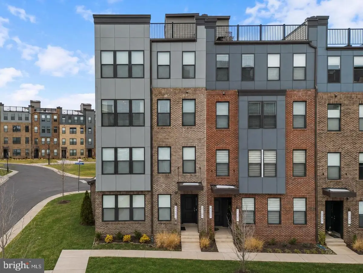 44481 Wolfhound Sq, Ashburn, VA 20147 - #1
