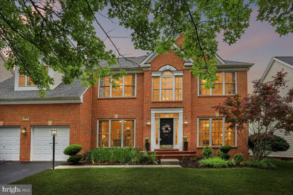 42855 Chatelain Cir, BRAMBLETON, VA 20148