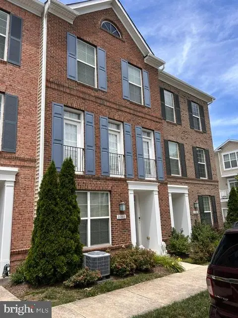 22883 Eileen Sq, STERLING, VA 20166