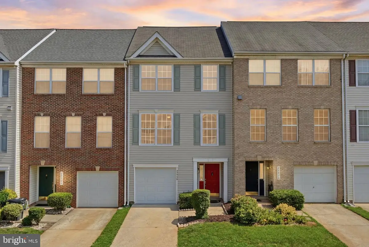 45526 Lake Haven Ter, Sterling, VA 20165 - #1