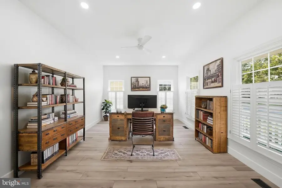20384 Middlebury St, Ashburn, VA 20147 - #2