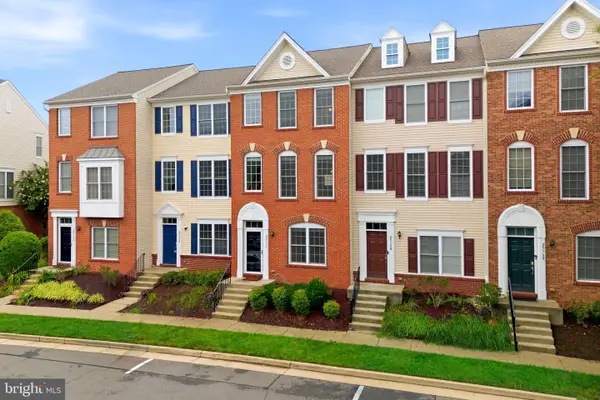 25156 Monteith Ter, CHANTILLY, VA 20152