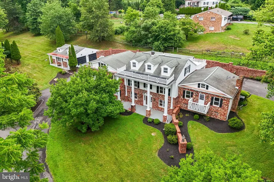18189 Sands Rd, Purcellville, VA 20132 - #2