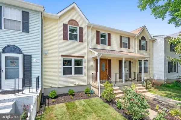 220 Meadows Ln Ne, LEESBURG, VA 20176
